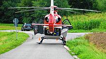 Zwei Schwerverletzte wurden mit einem Rettungshubschrauber in ein Krankenhaus geflogen.