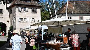 Eindrücke vom Töpfer- und Künstlermarkt auf Schloss Beuggen im Mai dieses Jahres. Es wurde offenkundig, dass dieser hier das letzte Mal ...
