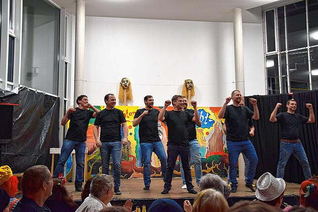 Bild 12: Bildergalerie: Narrenclub Stampfi Geischt sorgt für Stimmung in Nöggenschwiel