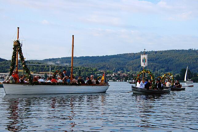 Bild 9: Pilgerfahrt über den See: Bilder von der Mooser Wasserprozession