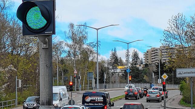 In der Villinger Bertholdstraße staut sich immer wieder Verkehr – und das trotz moderner Ampeltechnik. Derzeit sieht die Stadt keine ...