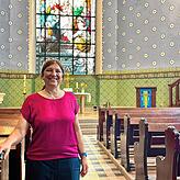 Für die Singener Vesperkirche lässt Pfarrerin Andrea Fink-Fauser die Bänke aus der Lutherkirche ausbauen. Dann wird das Gotteshaus zu ...