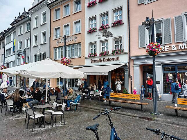 Historischer Ort: Das Dolomiti auf der Marktstätte.