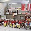 Viel Beifall erhalten die 15 teilnehmenden Mannschaften beim Internationalen Blumberger Eichberg bei ihrer Präsentation in der ...