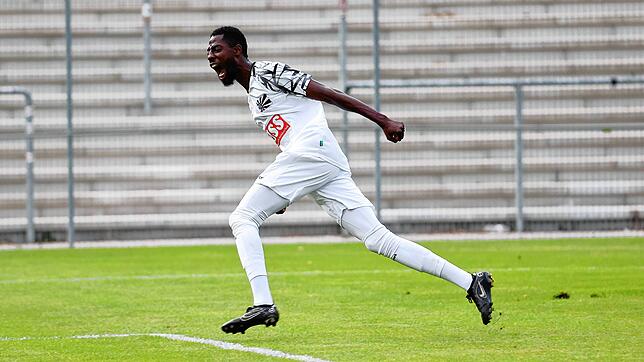 Ibrahim Diakité hat gute Erinnerungen an den FC Holzhausen. Im ersten Saisonduell vor über 2000 Zuschauern erzielte er den späten ...