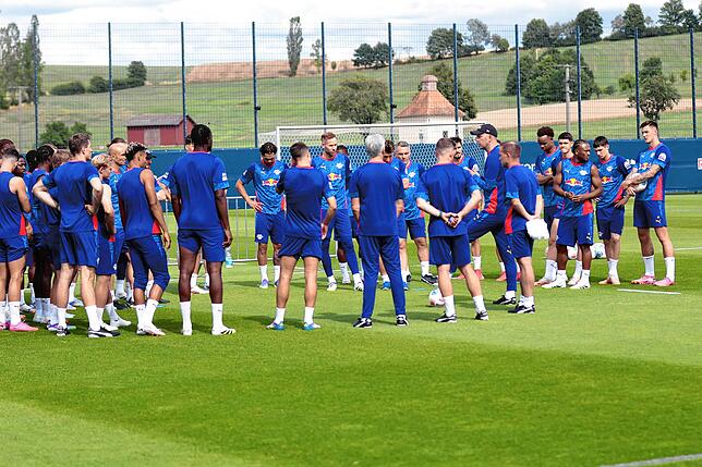 Bild 1: Erstes Training von RB Leipzig beim SV Aasen – wir haben Fotos!
