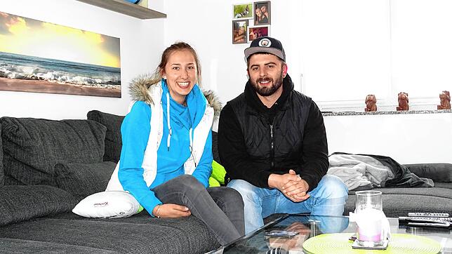 Ramona Widmer und Patrik Gessler (von links) fühlen sich im alten Rathaus pudelwohl. Den Baufortschritt haben sie drei Jahre lang immer ...