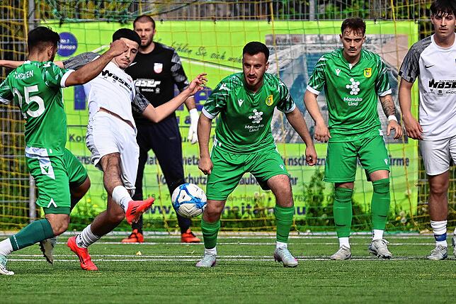 Bild 3: SV Herten besiegt den VfB Waldshut mit 6:2 – und wir haben Fotos!