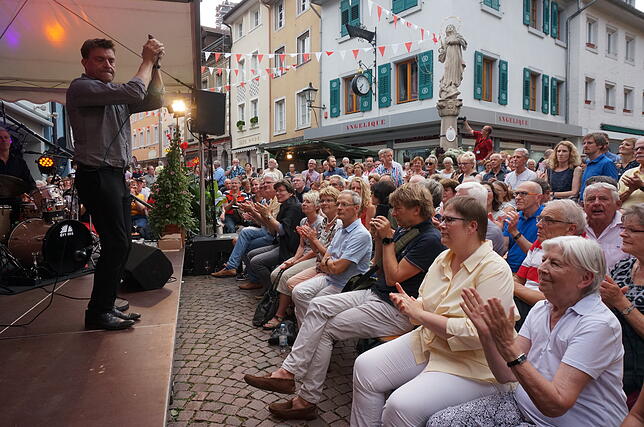 Bild 17: Bilder von den Besuchern beim Tiengener Jazzfest