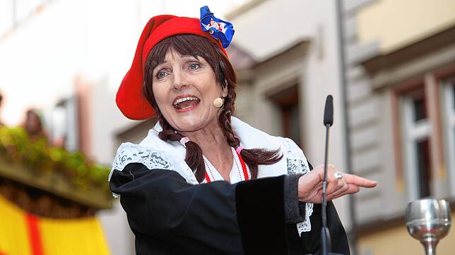 (Archivbild) Auch beim Jakobiner-Tribunal &ndash; hier im Jahr 2020 &ndash; ist Claudia Zähringer auf dem Obermarkt zu sehen. Auch unter ...