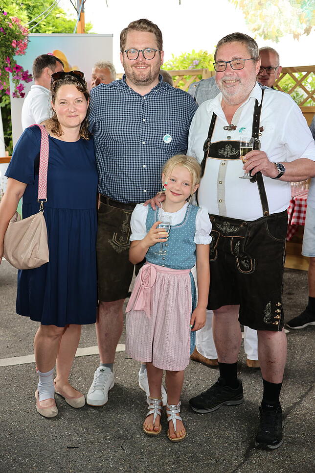 Bild 4: Bilder von der Festeröffnung des Schweizer Feiertags in Stockach