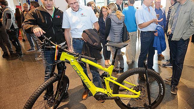 RRPS ermuntert seine Belegschaft, hier bei der letzten Betriebsversammlung, zum Umstieg aufs Fahrrad und vermittelt unter anderem mit ...