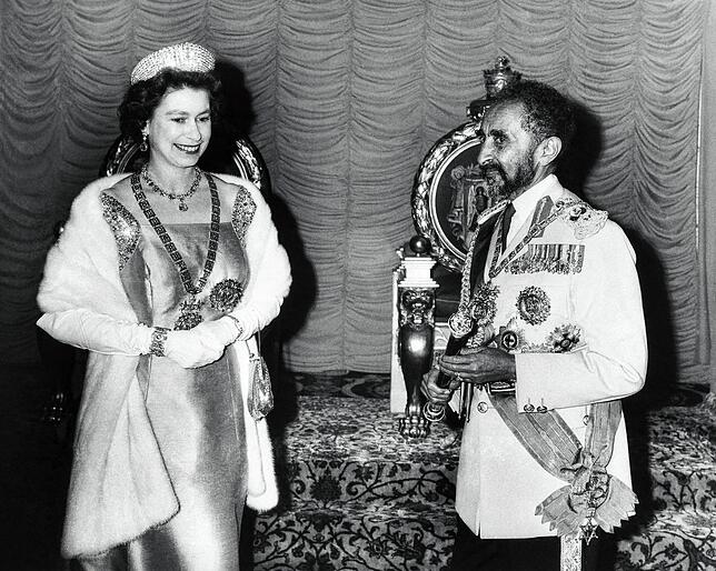Besuch von Königin Elizabeth II. beim äthiopischen Kaiser Haile Selassie.