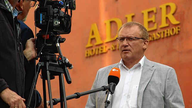 Bild : Skandal um "Adler" zieht weiter Kreise - Thema in ZF-Sendung