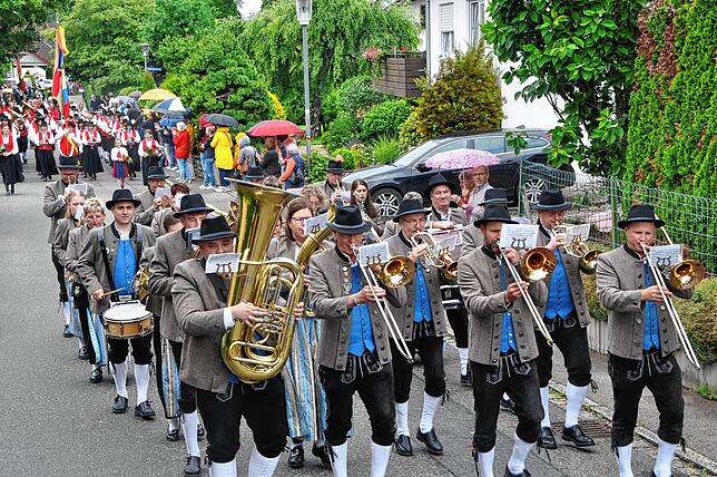 Bild 15: Der Pfingstmusikfest Jubiläumszug zum 100 Jährigen Bestehen in Leimbach – die schönsten Bilder
