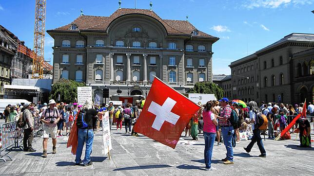 Eine Demo gegen die Schweizer Corona-Maßnahmen in Bern.