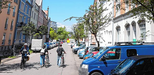 In einer Fahrradzone dürften Fahrradfahrer auch explizit nebeneinander fahren, schreibt die Verwaltung in der Sitzungsvorlage.