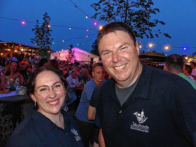 Bild 9: Die Bilder vom Bermatinger Weinfest! So schön war der Auftakt am Freitagabend