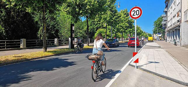 In der Friedrichstraße gilt Tempo 20. Radfahrer sollen zudem die Straße nutzen.