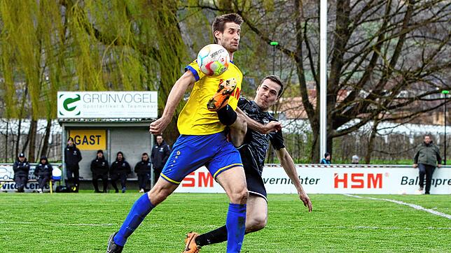 Der F.A.L.-Torjäger trifft wieder: Mark Burgenmeister (links im Bild).
