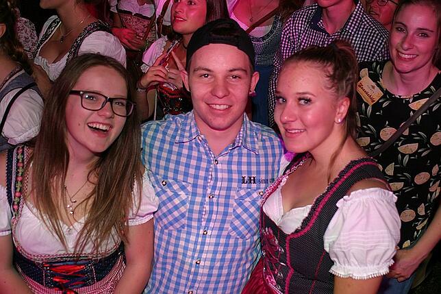Bild 20: Bilder: Erntedankfest in Weiler startet mit einer großen Party