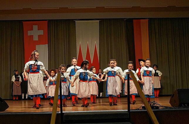 Bild 14: Stimmungsvoller Heimatabend (Teil 2)