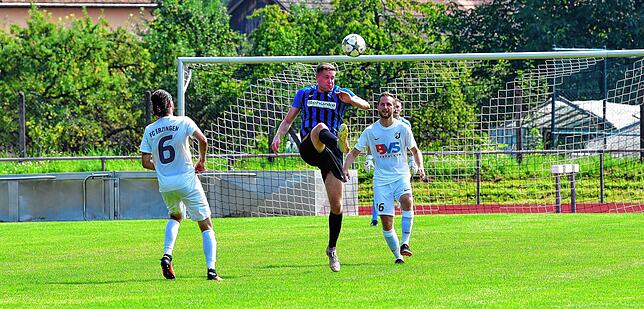 Bild 6: Hier gibt es die Bilder vom 4:1-Sieg des FC Erzingen bei der SG FC Wehr-Brennet