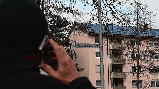 In der Mannheimer Straße schnappte die Polizei den mutmaßlichen Geldboten der Telefonbetrüger.