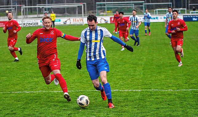 Bild 1: SG Stühlingen/Weizen II gewinnt Spitzenspiel mit 2:0 gegen SC Lauchringen – und wir haben Fotos!