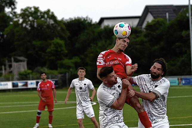 Bild 20: Spvgg. Wutöschingen und FC Tiengen 08 II trennen sich 2:2 – und wir haben Fotos!