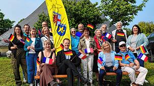 Die Beteiligten freuen sich schon einmal auf das große Fest zum 50. Jubiläum der Städtepartnerschaft zwischen Radolfzell und Istres – ...