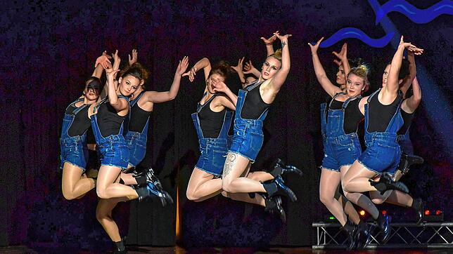 Der Kameradschaftsabend des Turnvereins, hier der Auftritt der Tanzgruppe Appassiodanza, gehört zu den gesellschaftlichen Höhepunkten im ...