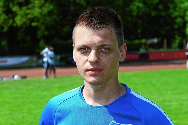 Jung und alt: Der 30-jährige Dennis Weiß ist bereits seit Frühjahr 2017 als Trainer beim TuS Efringen-Kirchen im Amt und damit der ...