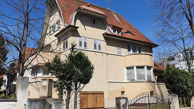 Die seit Jahrzehnten leer stehende Villa der Familie Nissenbaum in der Neuhauser Straße.