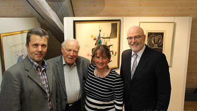 Die Übergabe der Kunstsammlung Heinrich Wagner als Leihgabe an die Stadt Stockach im Stadtmuseum (von links): Hauptamtsleiter Hubert ...