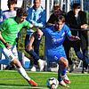 Unglücksrabe: Pechvogel Daniel Albicker (links, gegen Timo Krumm) bugsierte in der Nachspielzeit den Ball ins eigene Tor und verhinderte ...