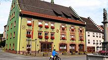 In die Jahre gekommen und eine Sanierung dringend notwendig hat das Bräunlinger Rathaus in der Kirchstraße. Es soll bis 2026 vor allem ...