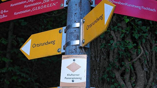 Der Erinnerungspfad in Kluftern wird im September eröffnet: Der Rundweg „Gegen das Vergessen“ ist bereits ausgeschildert. Foto: Claudia ...