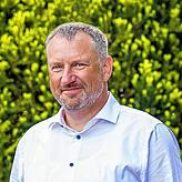 „Es entstehen für die sechs zerstörten Wohnungen nach Beendigung der Maßnahmen zehn neue Wohnungen“, sagt Roland Mathis, Geschäftsführer ...