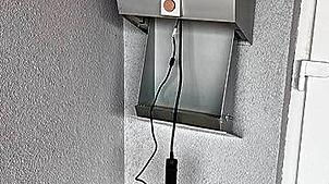 Der öffentlich zugängliche Defibrillator am Vereinsheim in Wiechs wurde während der Osterfeiertage gestohlen. Foto: Götz Wiese