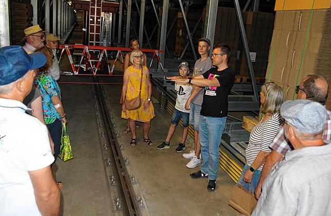 Bild 13: Die Firma Straub in Bräunlingen feiert Riesenjubiläumsfest: Die Stimmung ist grandios.