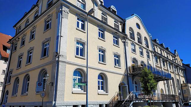 Das hebammengeleitete Gesundheitszentrum Radofine im ehemaligen Scheffelhof. Im Radofine bekommen Schwangere Hilfe bei der Suche nach ...