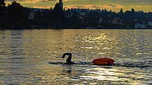 Ist das Wasser warm genug zum Schwimmen? Der Temperatursensor in Überlingen sendet aktuelle Daten aus dem See.