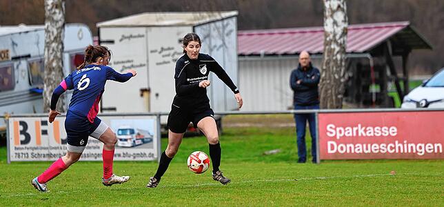 Bild 1: Unsere Bildergalerie vom Frauen-Bezirksliga-Spitzenspiel zwischen Kirchen-Hausen und Wolterdingen