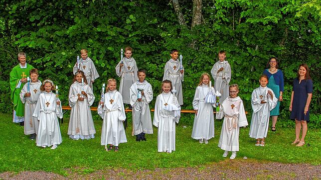 St. Simon und Judas Thaddäus Gurtweil: 13 Kinder aus der katholischen Pfarrgemeinde St. Simon und Judas Thaddäus Gurtweil haben ...