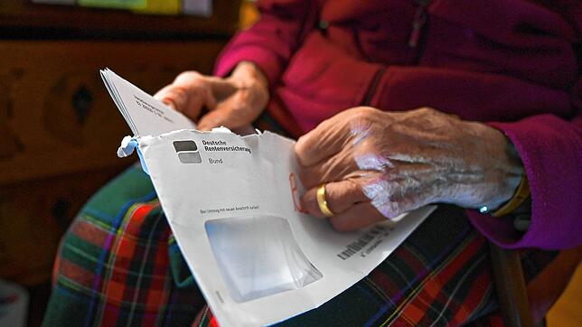 Nicht nur die deutsche Rente gerät durch die demografische Entwicklung zunehmend unter Druck: Auch in der Schweiz steht eine Reform ...