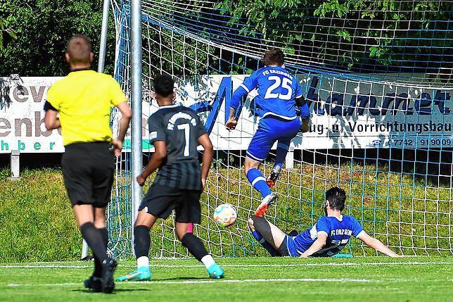 Bild 31: FC Erzingen steigt nach 3:2 gegen FC Emmendingen in die Landesliga auf &ndash; wir haben Bilder!
