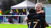 Volkan Bak bereitete mehrere Treffer vor und erzielte selbst zwei Tore. Hier jubelt er mit dem vierfachen Torschützen Abdoulie Mboob.