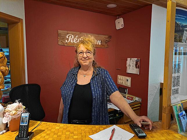 Sandra Mannertz ist Rezeptionistin im Hotel Chalet du Lac.