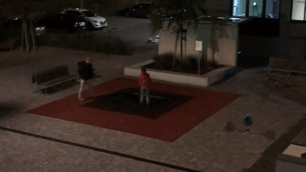 Immer wieder wird das Trampolin am Alemannenplatz nachts genutzt – was die Anwohner um den Schlaf bringt.